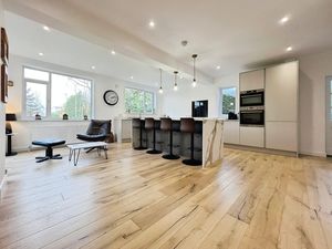 Photo 33- click for photo gallery